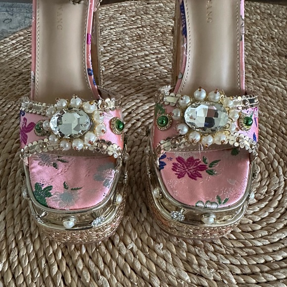 Azalea Wang Sz 7.5 Cici Pink Jeweled Platform Sandals Gold Ankle Straps EUC - Picture 5 of 8